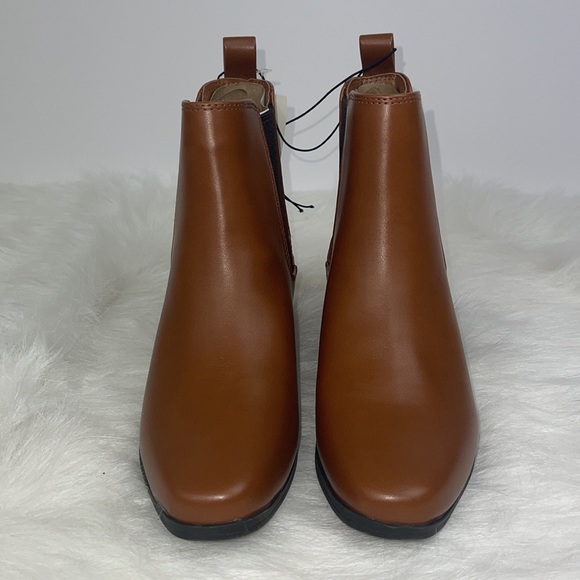 Brown boots - Picture 3 of 6